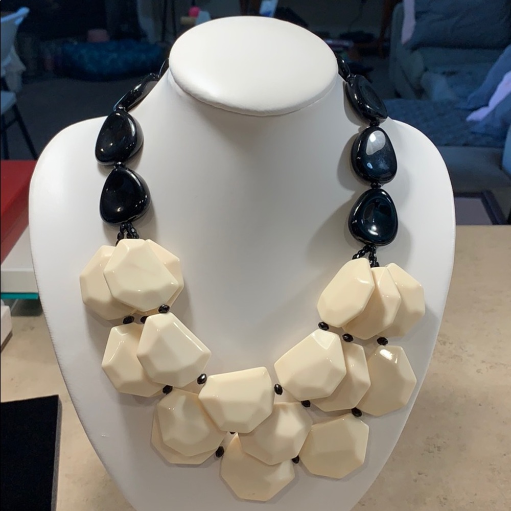 Marlawynne statement resin necklace